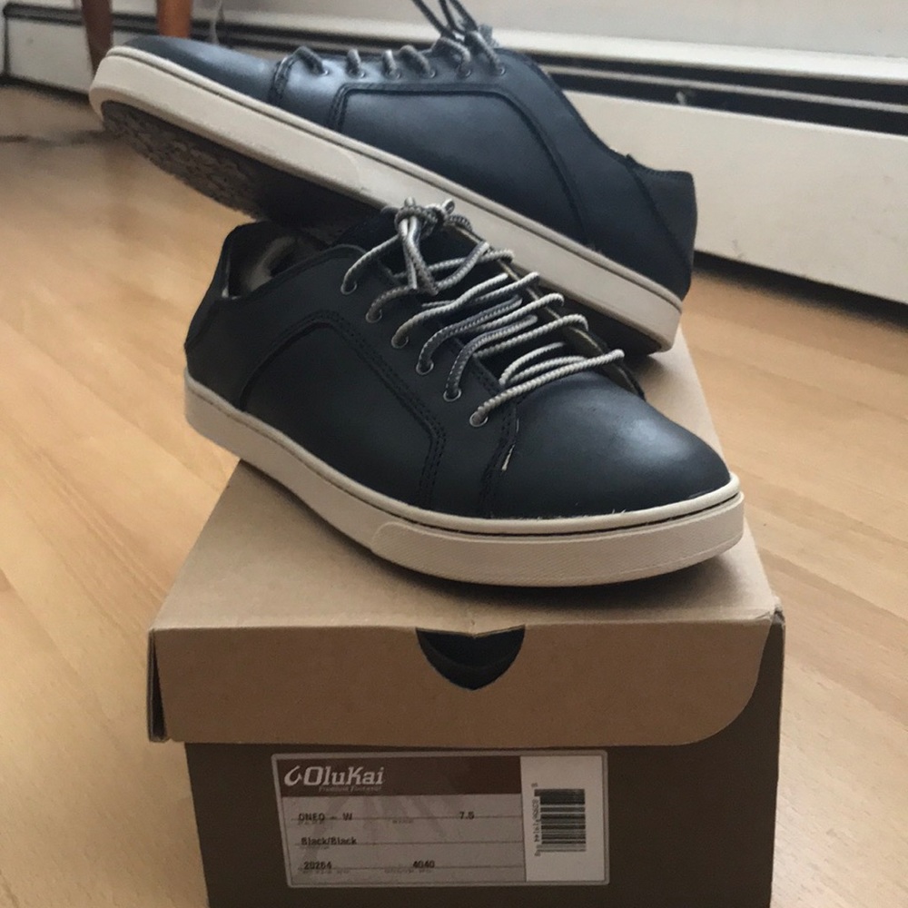 Olukai Oneo Lace ups